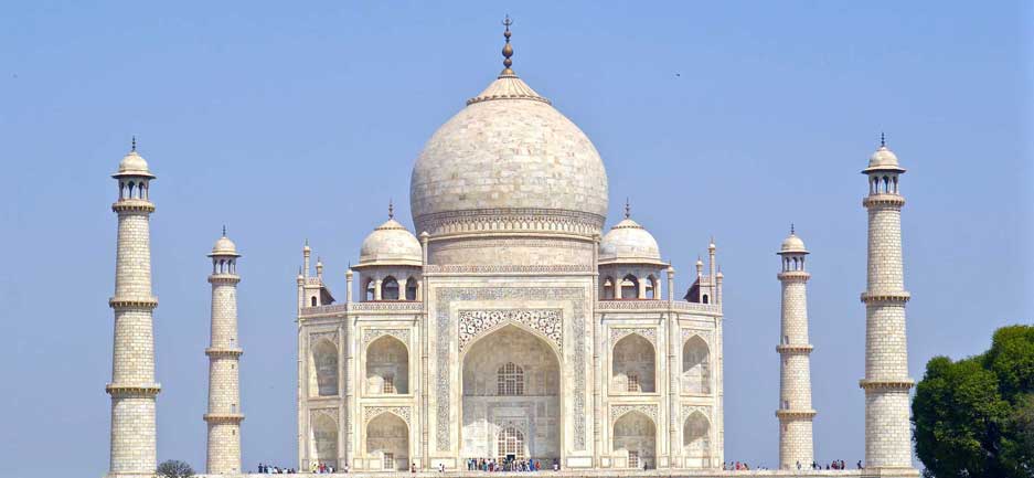Voyage en  Inde : Taj Mahal,  mausolée de marbre blanc à Uttar Pradesh en Inde